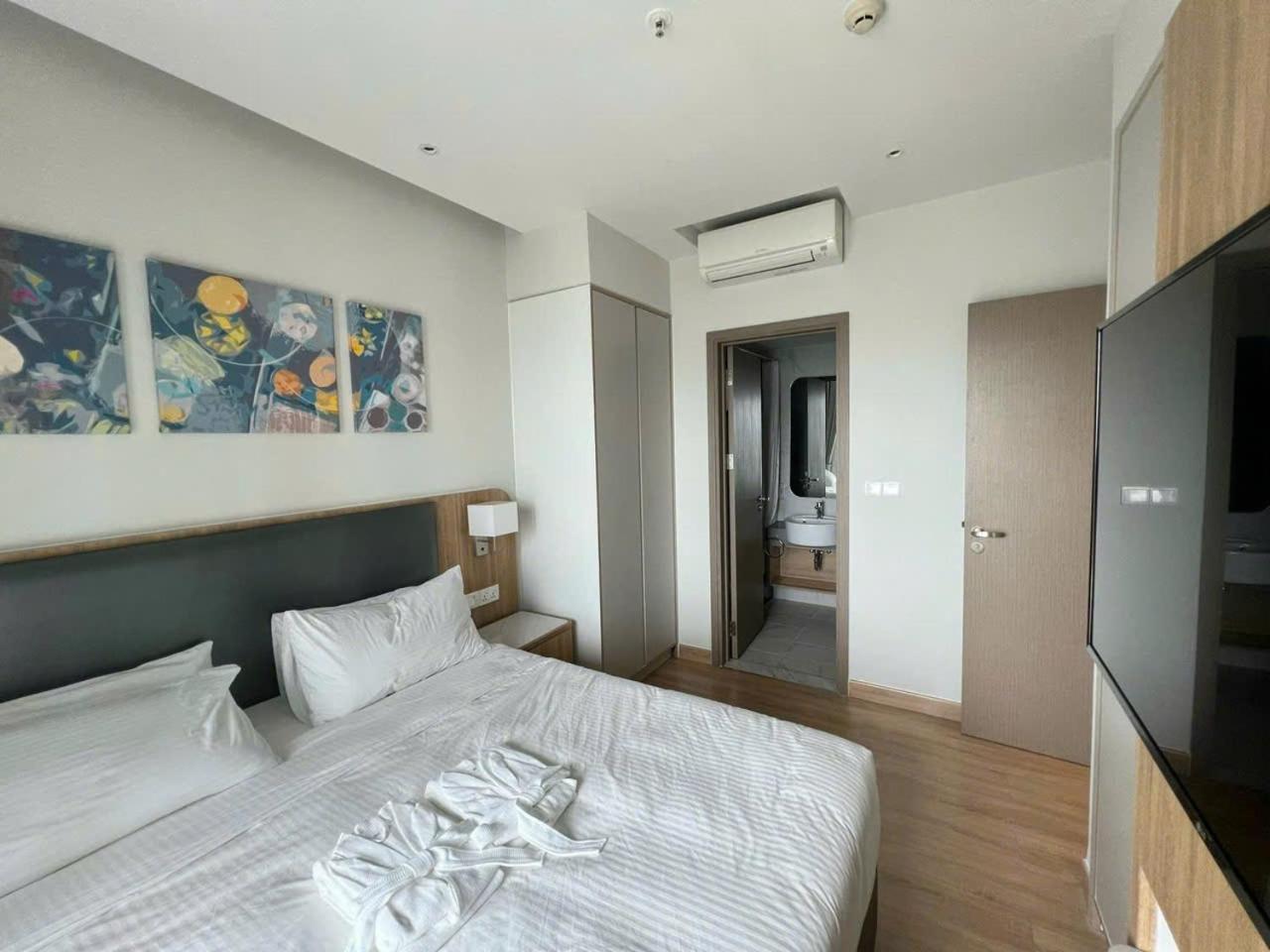 Lusso - D1mension & Zenity Residence, Sg's Heart Apartment