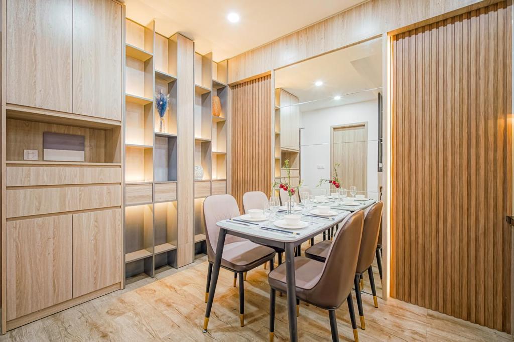 Apartment Lusso - D1mension & Zenity Residence, Sg's Heart